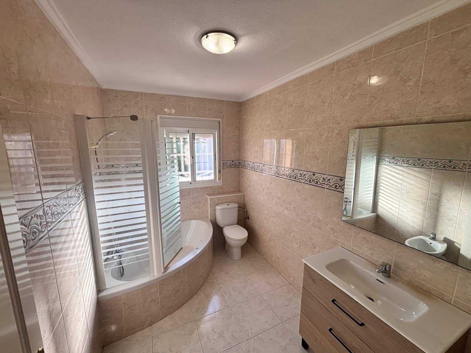 3 slaapkamer Rijtjeshuis te koop in Benijofar met zwembad - € 225.000 (Ref: 10163121)