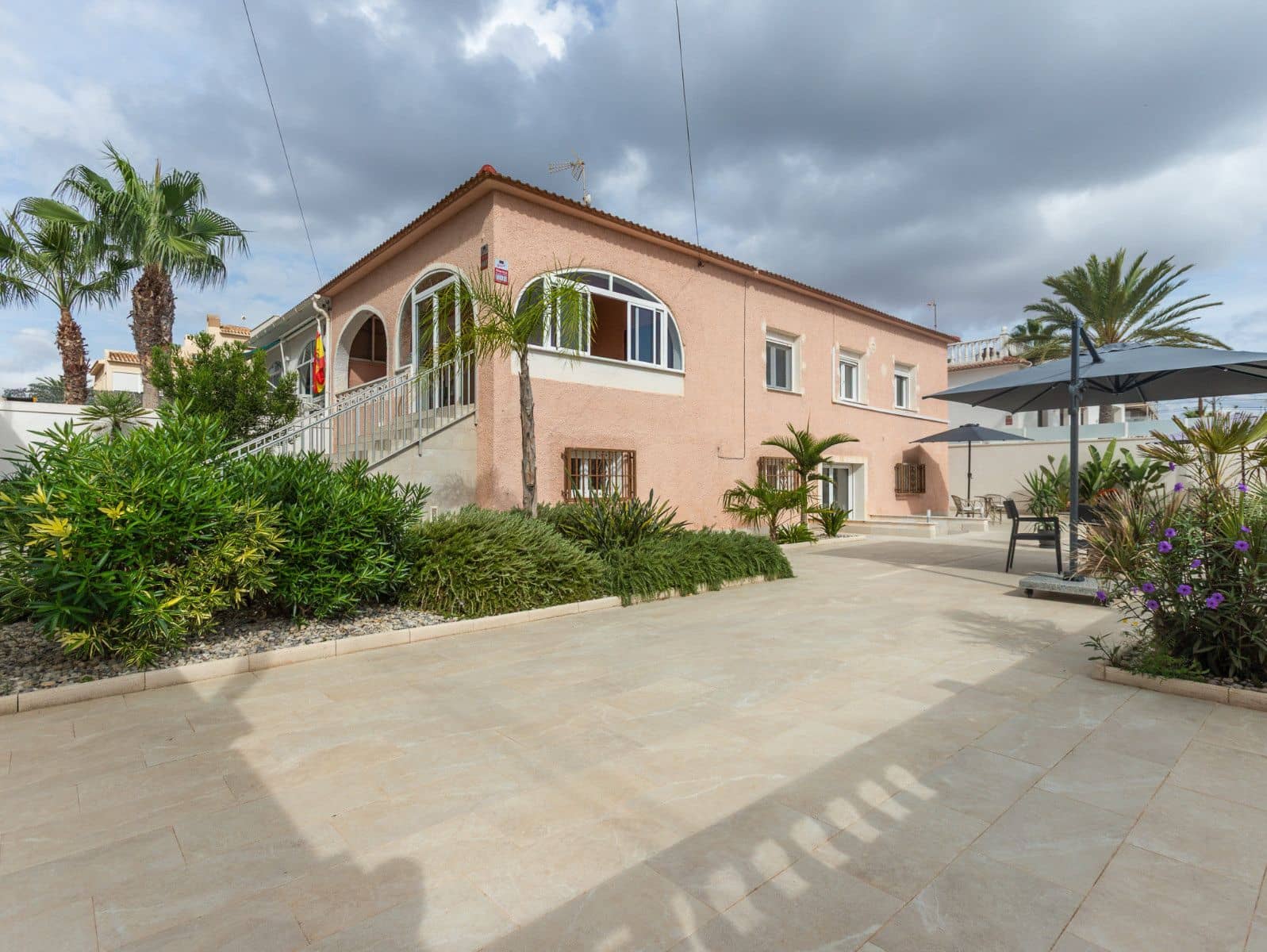 3 bedroom Terraced Villa for sale in Punta Prima with pool garage - € 680,000 (Ref: 10173959)