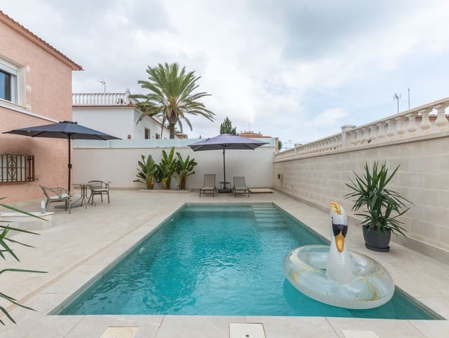 Adosado de 3 habitaciones en Punta Prima, Torrevieja en venta con piscina garaje - 680.000 € (Ref: 10173959)