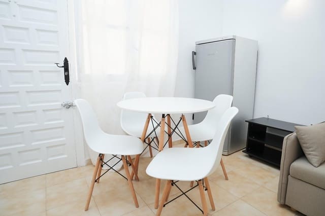 Bungalow de 1 habitación en Torrevieja en venta con piscina garaje - 119.000 € (Ref: 10177168)