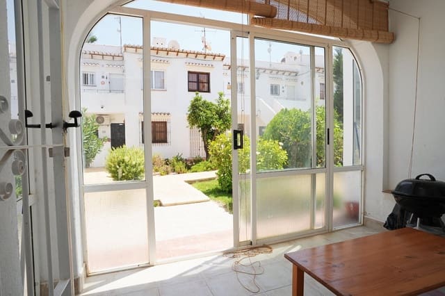 Bungalow de 1 habitación en Torrevieja en venta con piscina garaje - 119.000 € (Ref: 10177168)