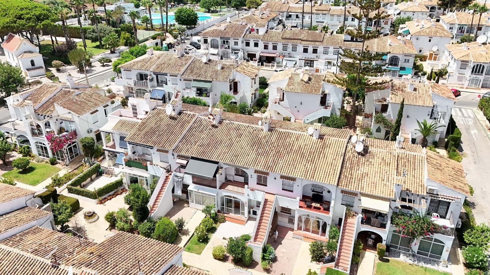 1 slaapkamer Bungalow te koop in Torrevieja met zwembad garage - € 119.000 (Ref: 10177168)