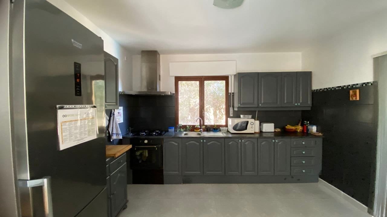 6 bedroom Villa for sale in Filipinas with pool - € 450,000 (Ref: 6157511)