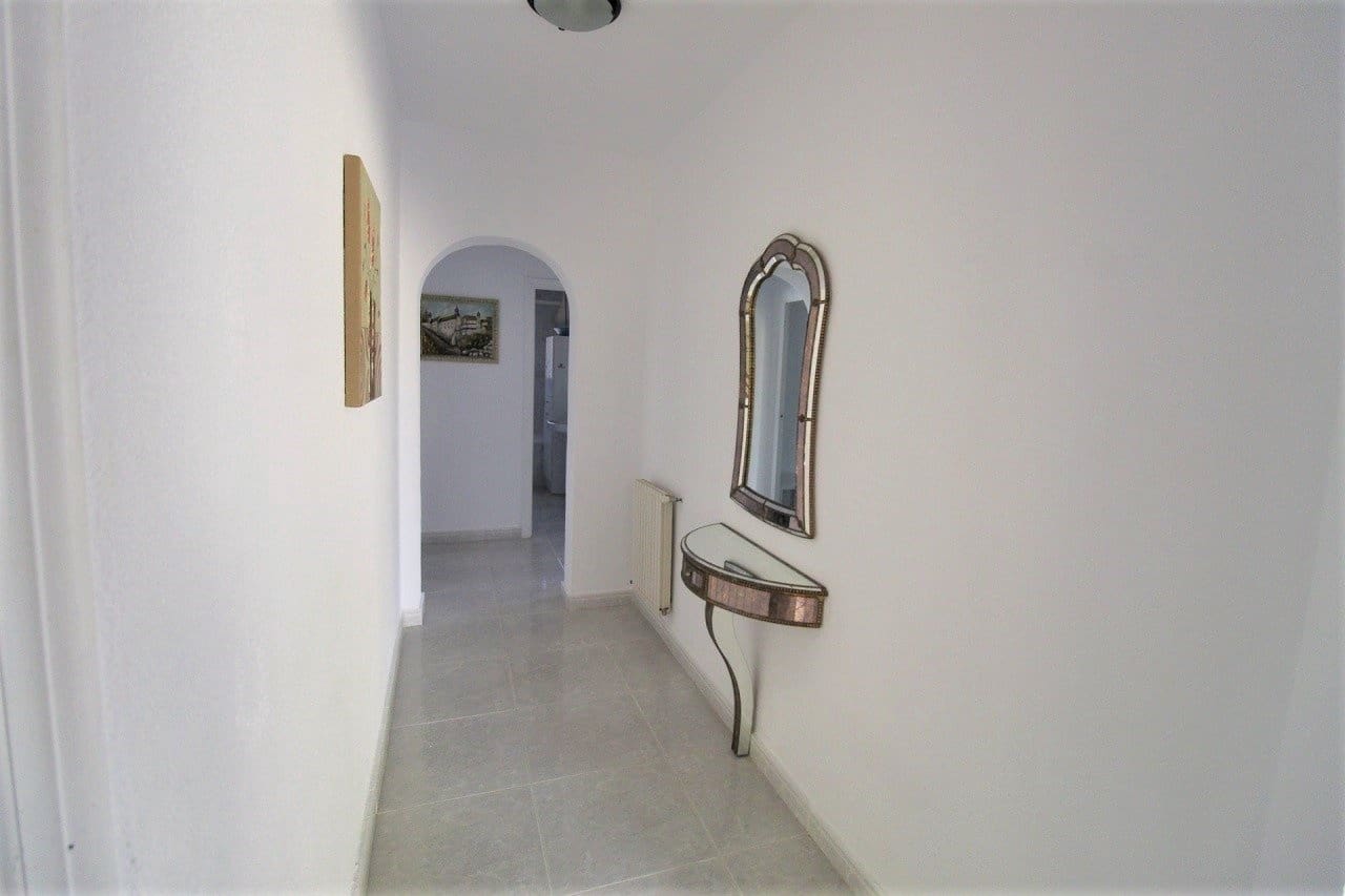 6 bedroom Villa for sale in Filipinas with pool - € 450,000 (Ref: 6157511)