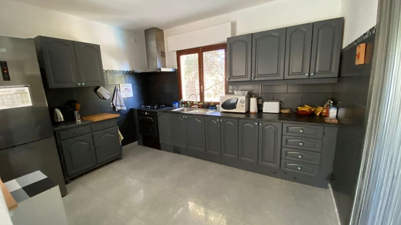 6 bedroom Villa for sale in Filipinas with pool - € 450,000 (Ref: 6157511)