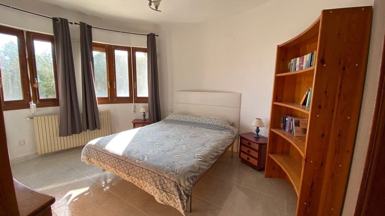 6 bedroom Villa for sale in Filipinas with pool - € 450,000 (Ref: 6157511)