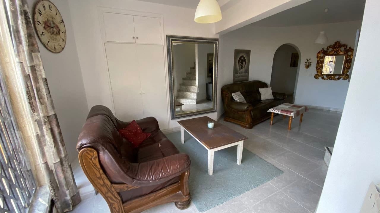 6 bedroom Villa for sale in Filipinas with pool - € 450,000 (Ref: 6157511)