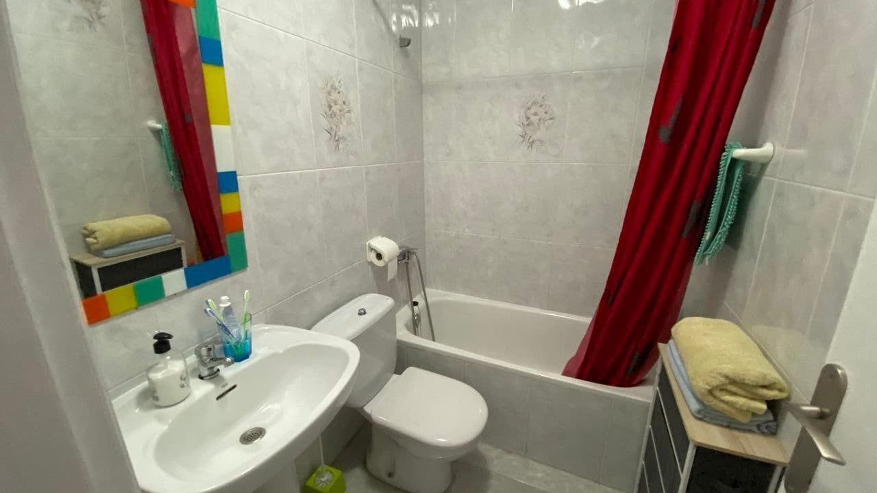 6 bedroom Villa for sale in Filipinas with pool - € 450,000 (Ref: 6157511)