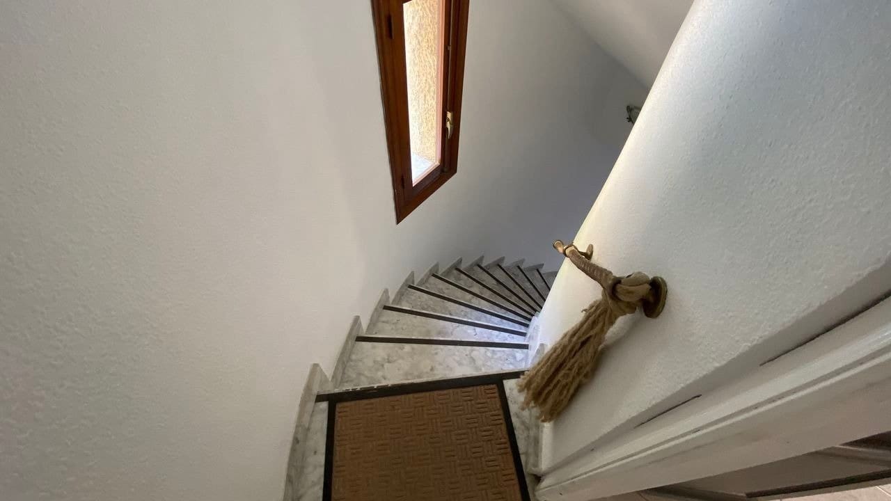 6 bedroom Villa for sale in Filipinas with pool - € 450,000 (Ref: 6157511)