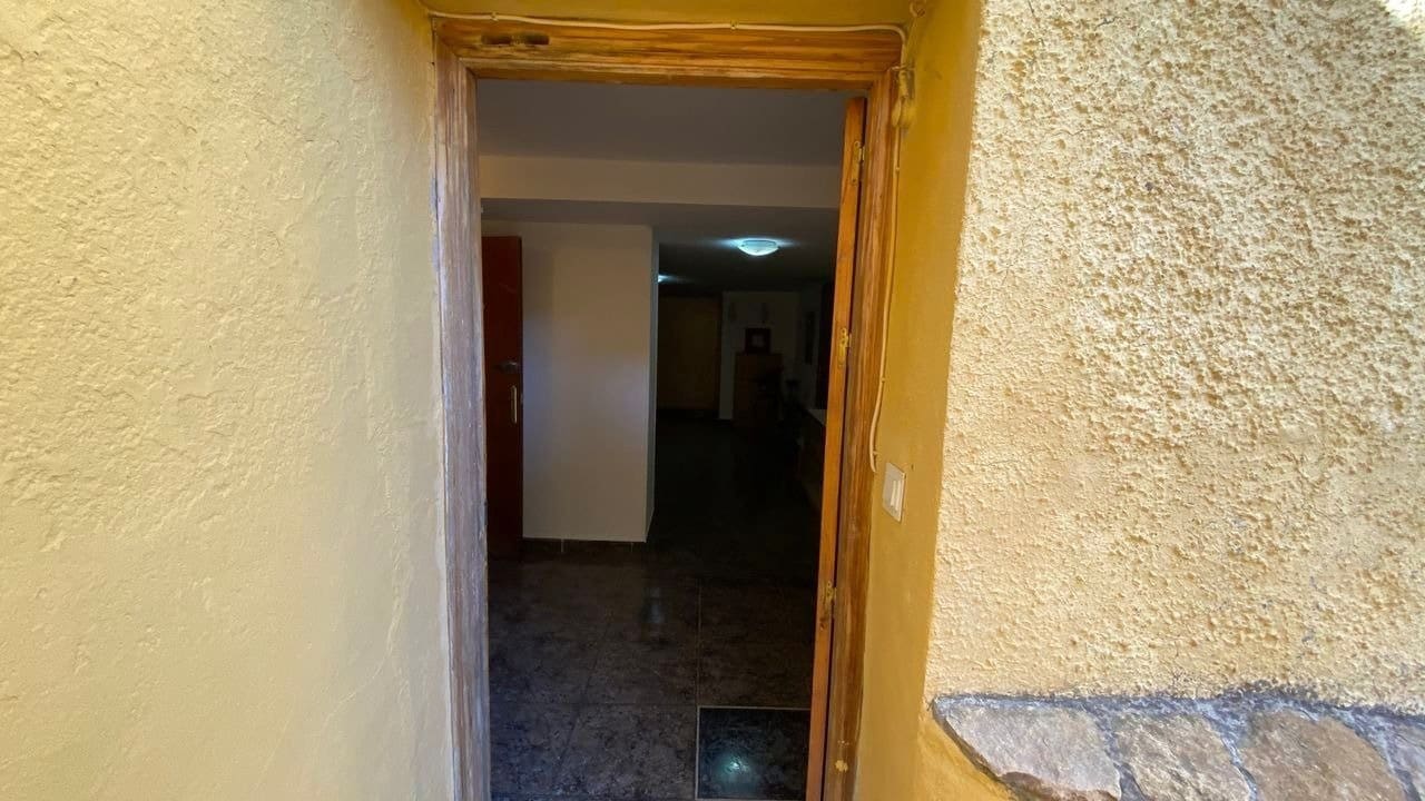 6 bedroom Villa for sale in Filipinas with pool - € 450,000 (Ref: 6157511)