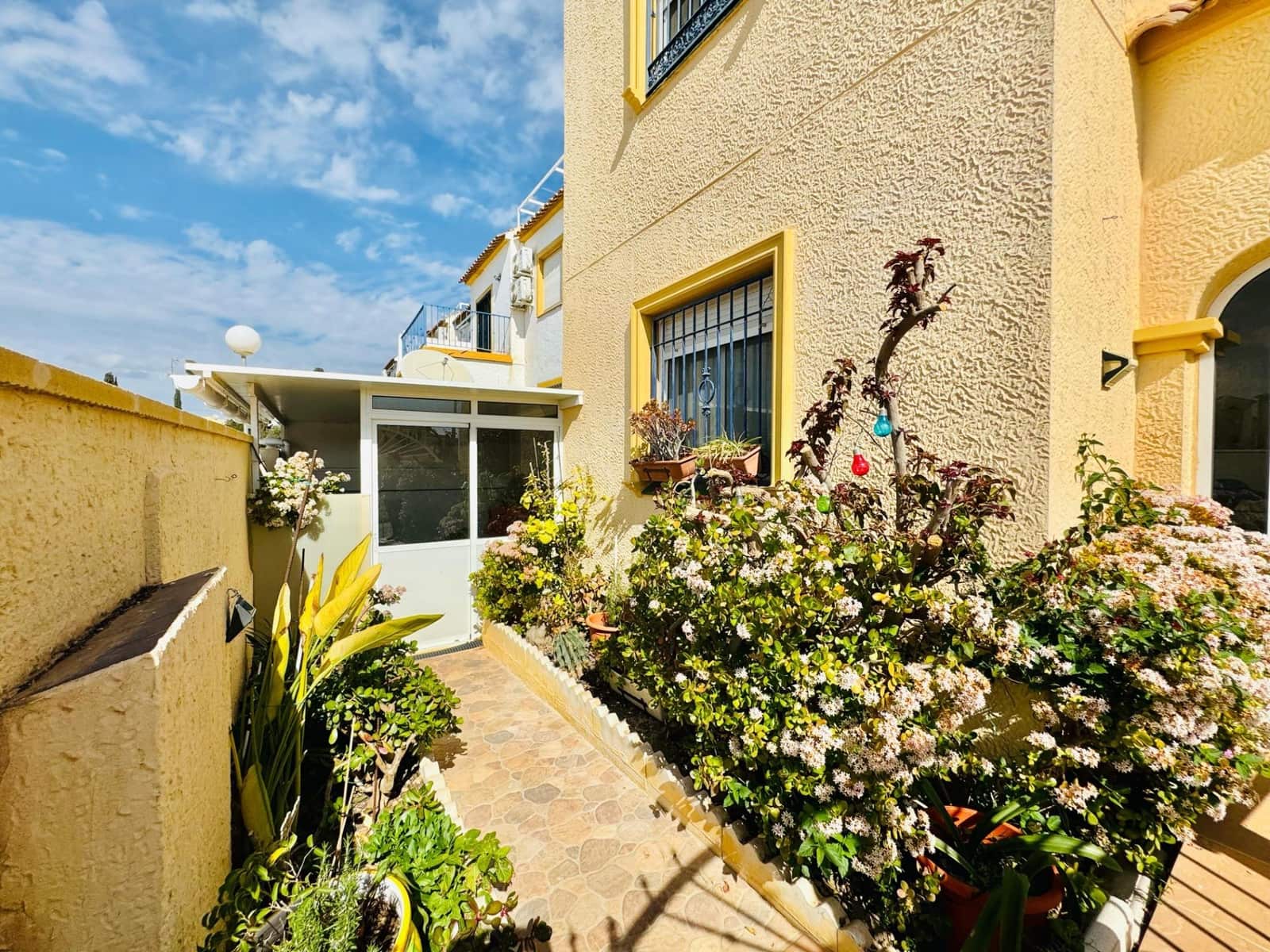 3 chambre Villa/Maison à vendre à Playa Flamenca avec piscine - 285 000 € (Ref: 8843379)