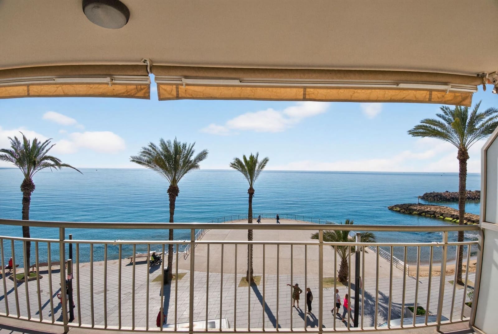 4 makuuhuone Huoneisto myytävänä paikassa Torrevieja - 379 000 € (Ref: 8884331)