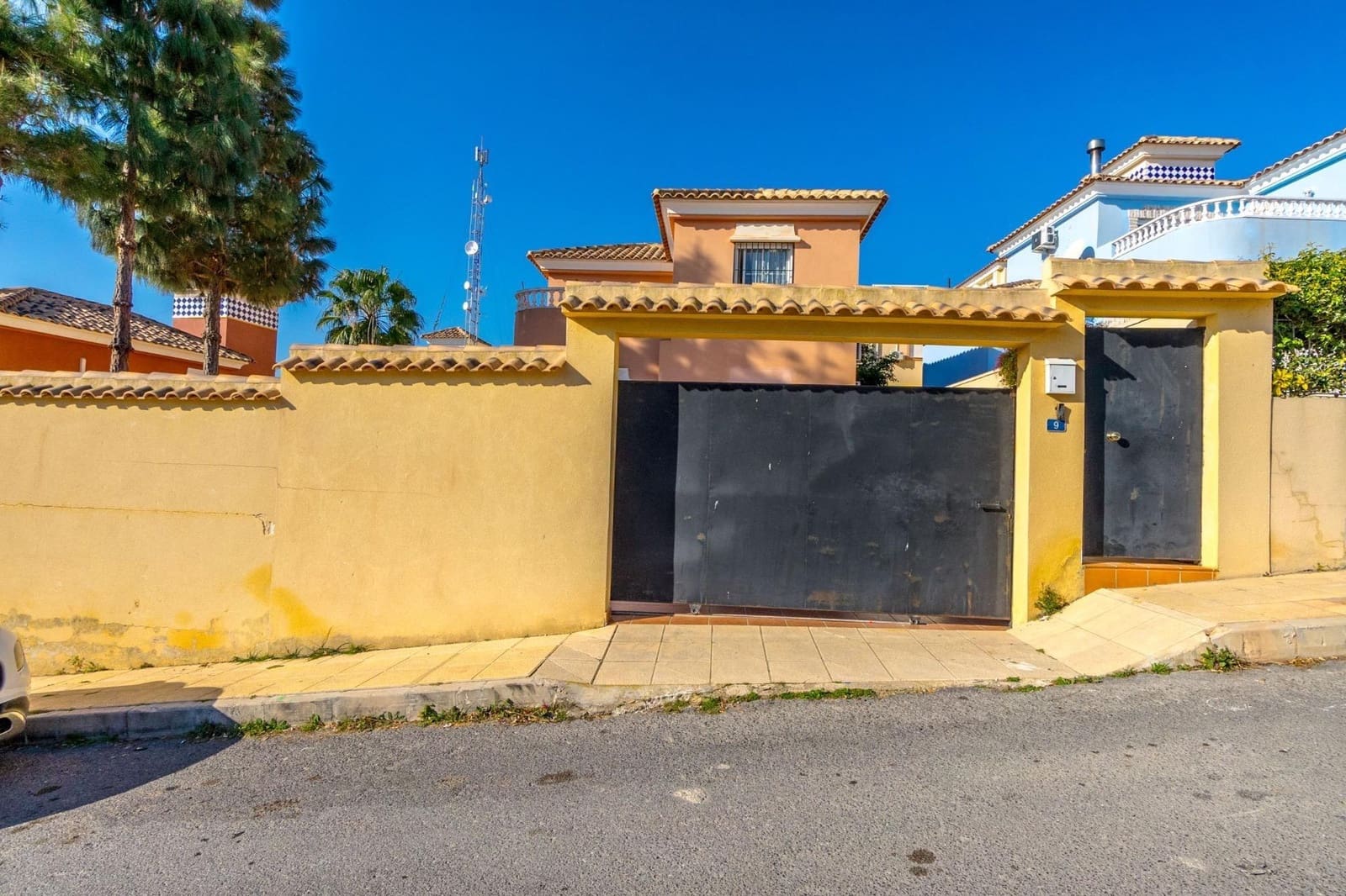3 bedroom Villa for sale in Orihuela Costa with pool - € 339,000 (Ref: 8884332)