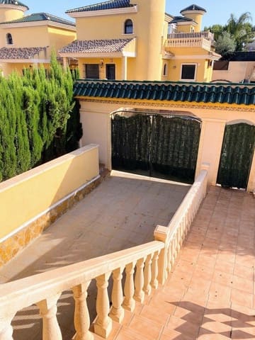 3 soverom Villa til salgs i Villamartín - Las Filipinas, Orihuela med svømmebasseng garasje - € 355 000 (Ref: 8962331)