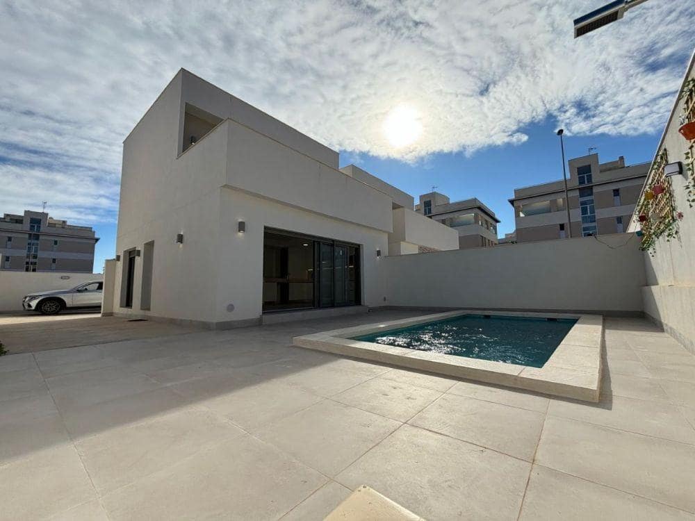 3 bedroom Villa for sale in Los Dolses with pool - € 439,900 (Ref: 8982624)