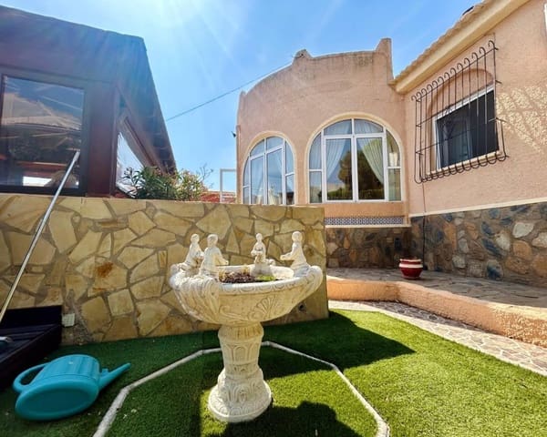 3 soverom Villa til salgs i La Siesta, Torrevieja med svømmebasseng - € 359 000 (Ref: 9162194)