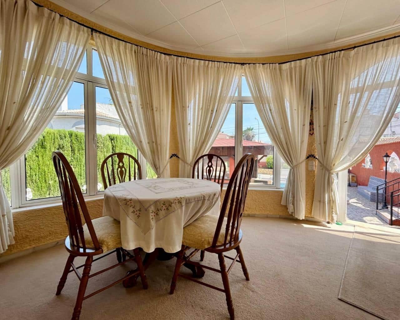 3 soveværelse Villa til salg i La Siesta med swimmingpool - € 359.000 (Ref: 9162194)