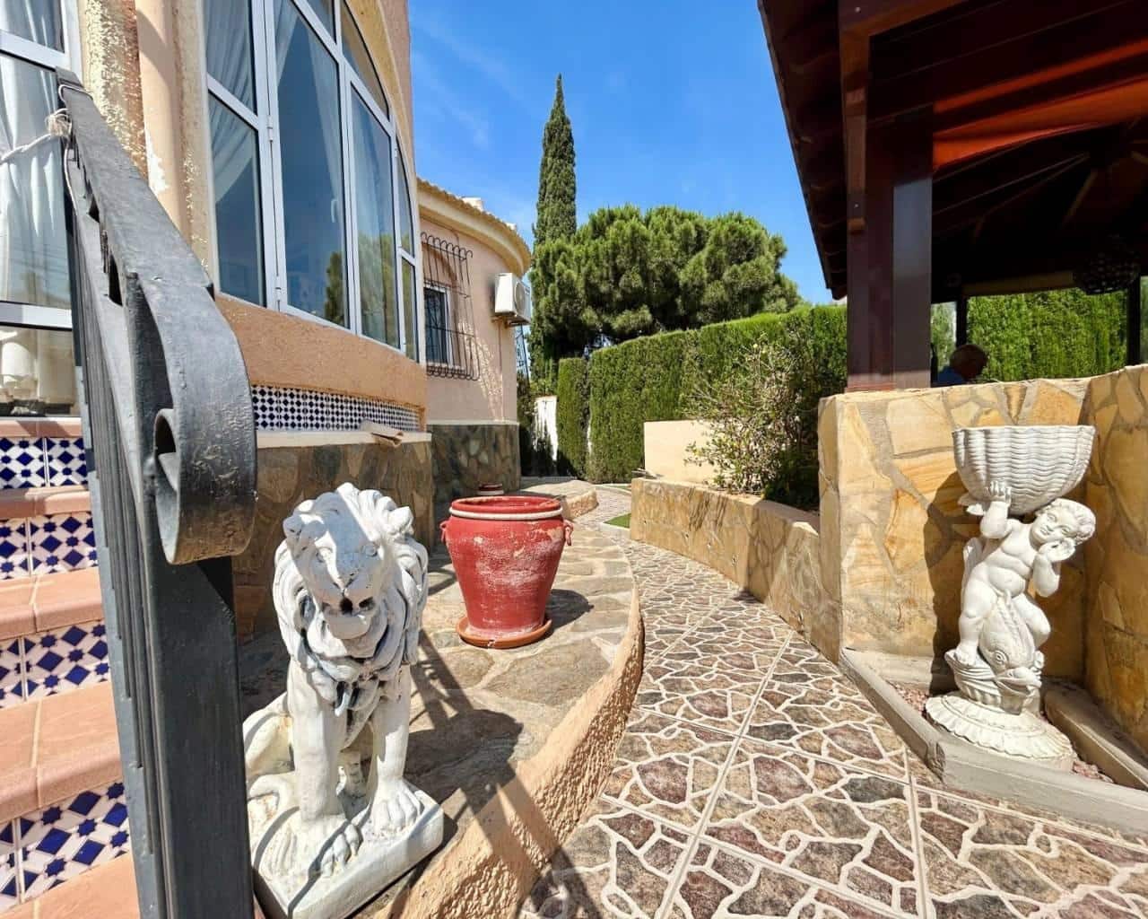 3 soveværelse Villa til salg i La Siesta med swimmingpool - € 359.000 (Ref: 9162194)