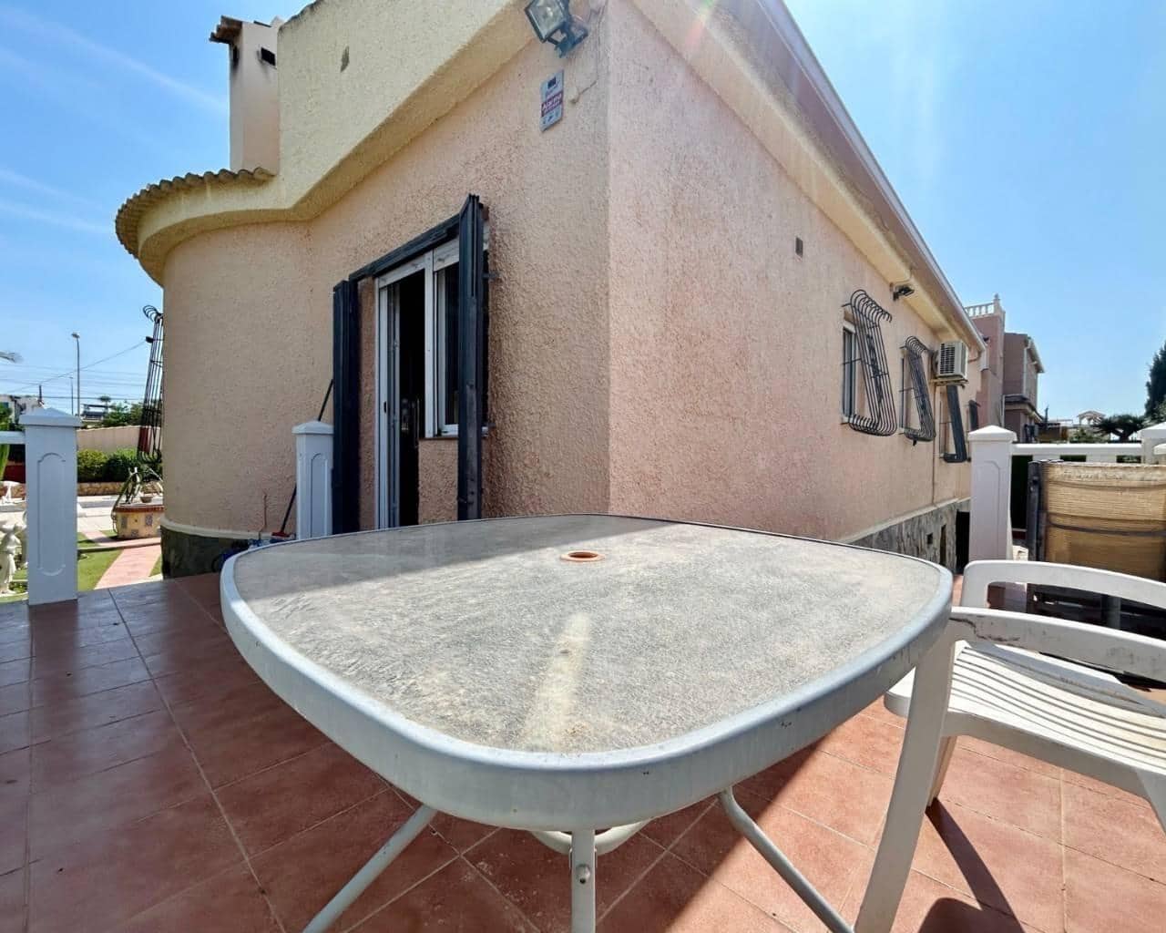 3 soveværelse Villa til salg i La Siesta med swimmingpool - € 359.000 (Ref: 9162194)