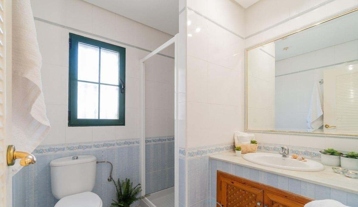 3 chambre Villa/Maison à vendre à Villamartin avec piscine - 379 000 € (Ref: 9198448)