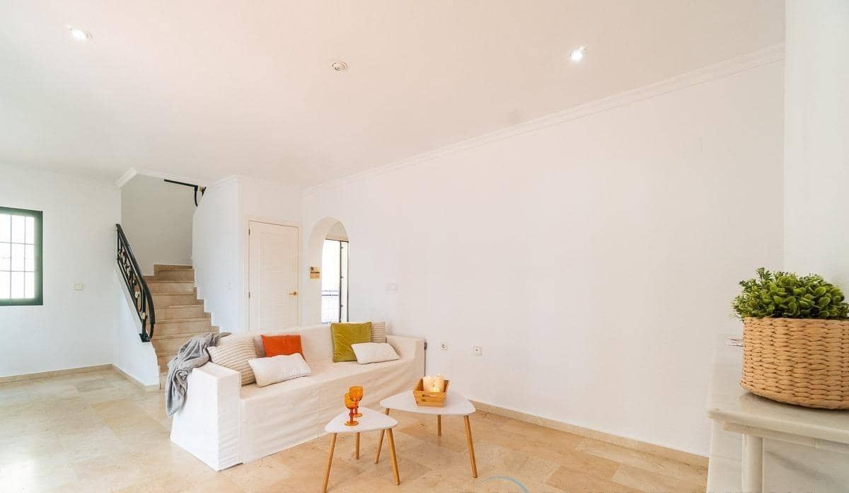 3 chambre Villa/Maison à vendre à Villamartin avec piscine - 379 000 € (Ref: 9198448)