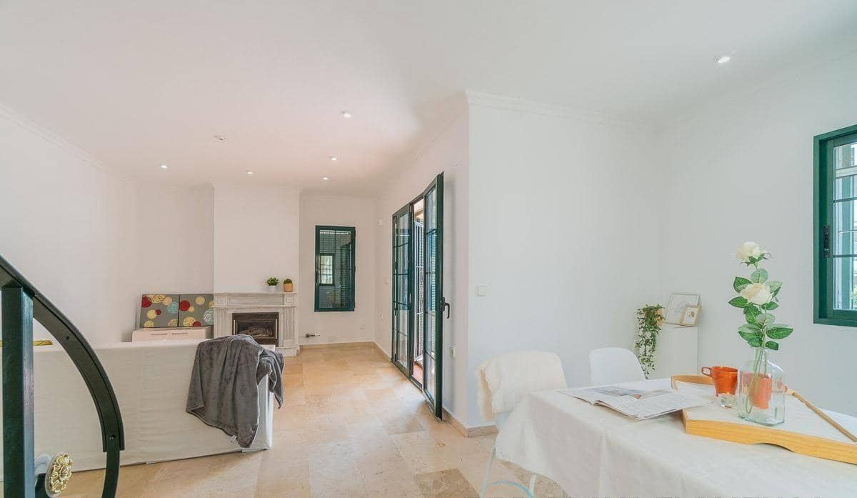 3 chambre Villa/Maison à vendre à Villamartin avec piscine - 379 000 € (Ref: 9198448)