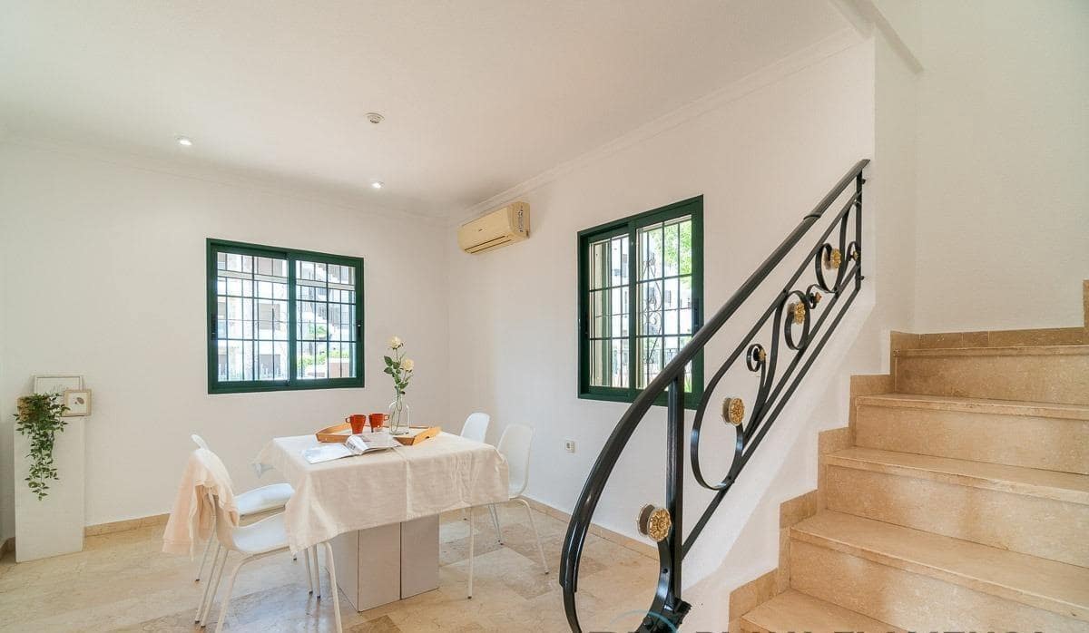 3 chambre Villa/Maison à vendre à Villamartin avec piscine - 379 000 € (Ref: 9198448)