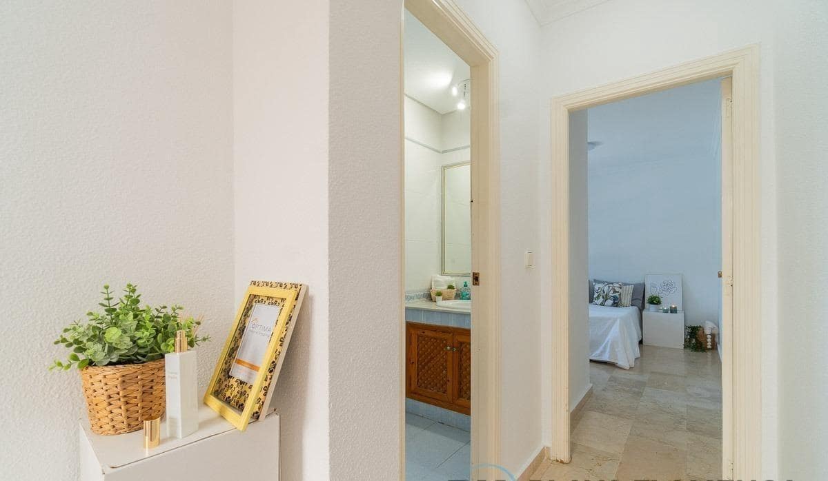 3 chambre Villa/Maison à vendre à Villamartin avec piscine - 379 000 € (Ref: 9198448)