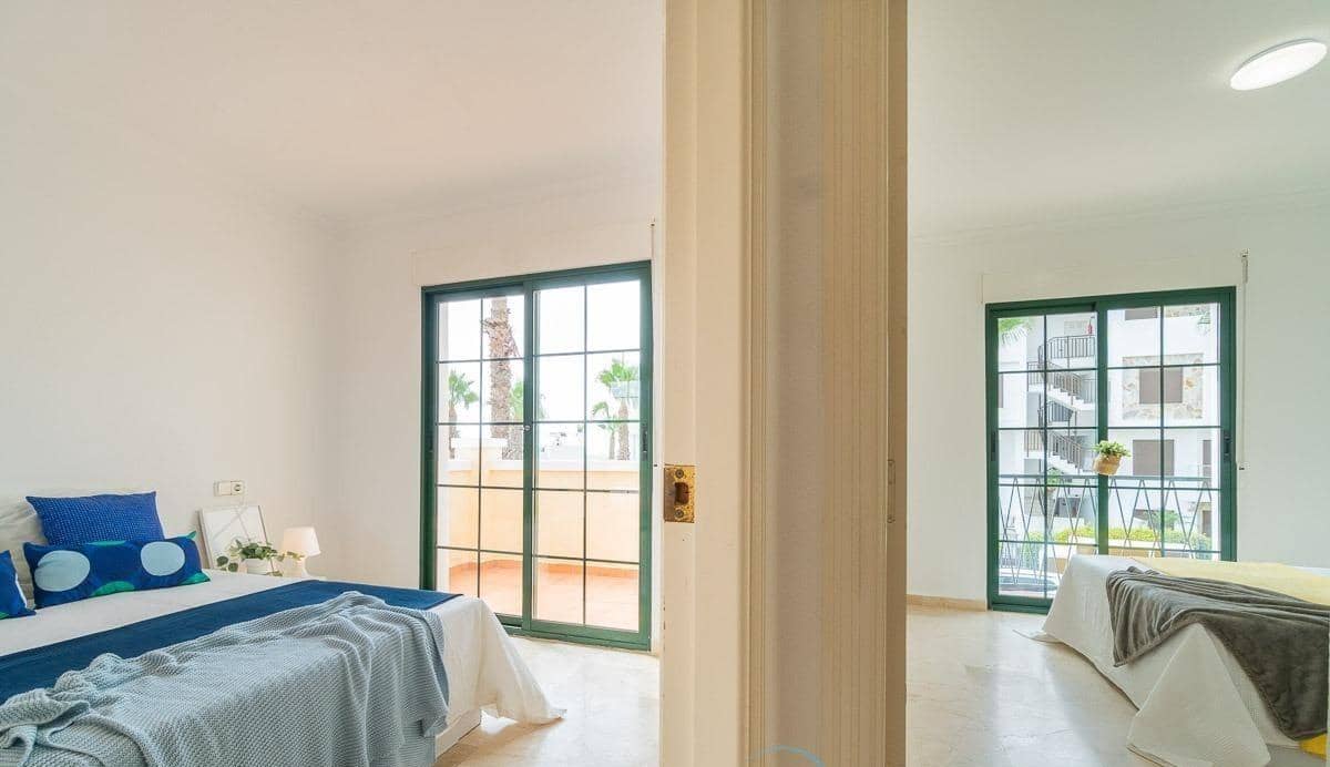 3 chambre Villa/Maison à vendre à Villamartin avec piscine - 379 000 € (Ref: 9198448)