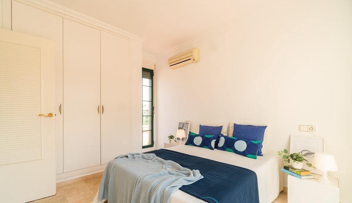 3 chambre Villa/Maison à vendre à Villamartin avec piscine - 379 000 € (Ref: 9198448)