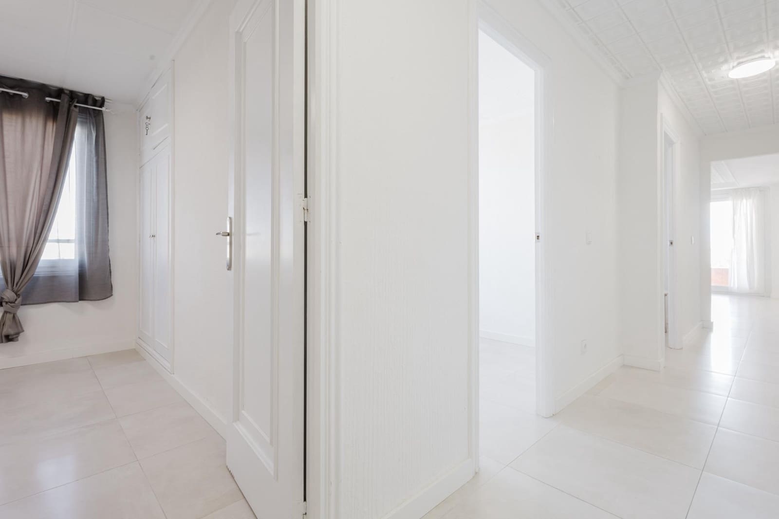 3 makuuhuone Huoneisto myytävänä paikassa Torrevieja mukana uima-altaan - 235 000 € (Ref: 9226974)