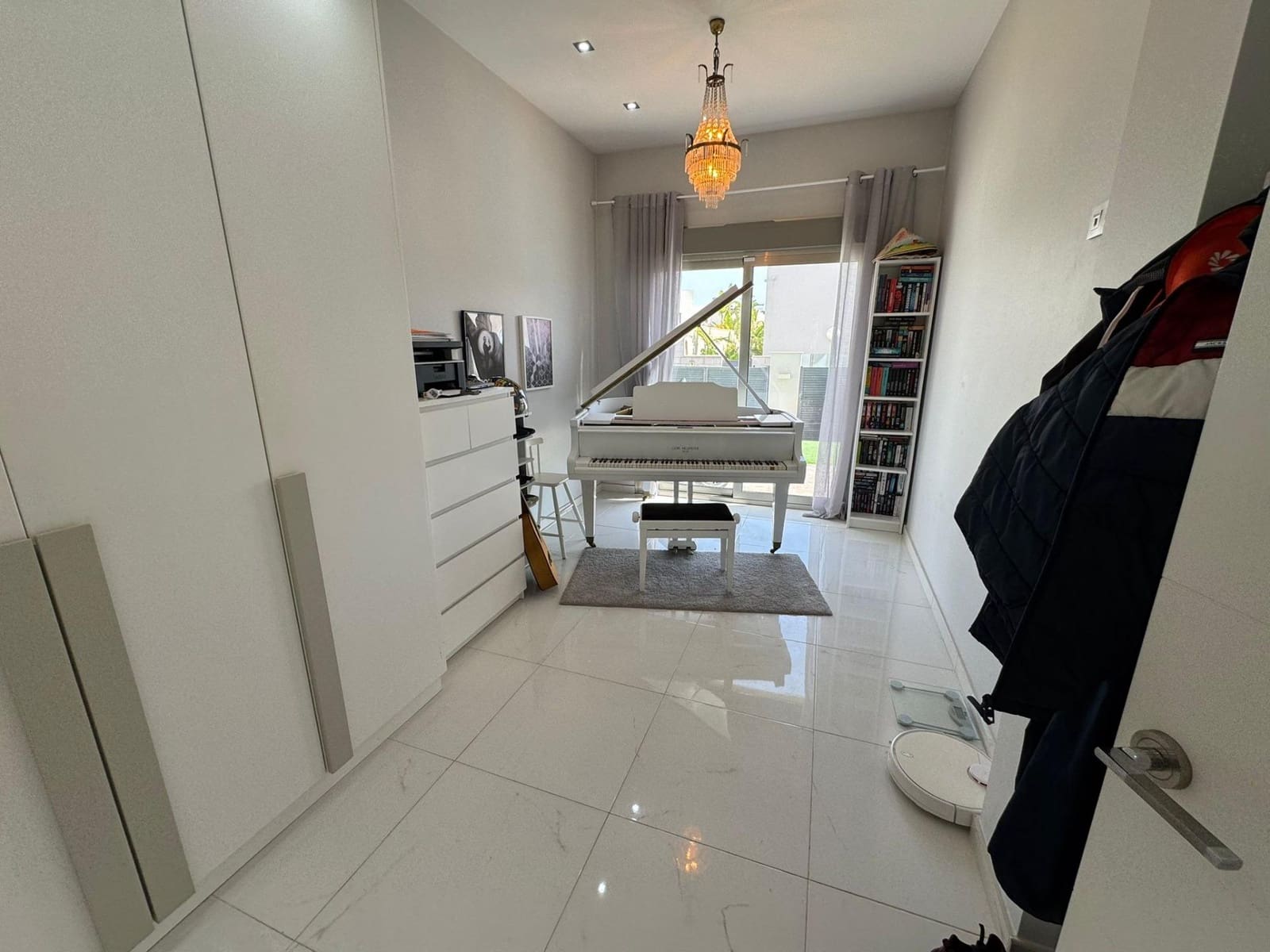 5 bedroom Villa for sale in Orihuela Costa with pool - € 487,000 (Ref: 9226976)