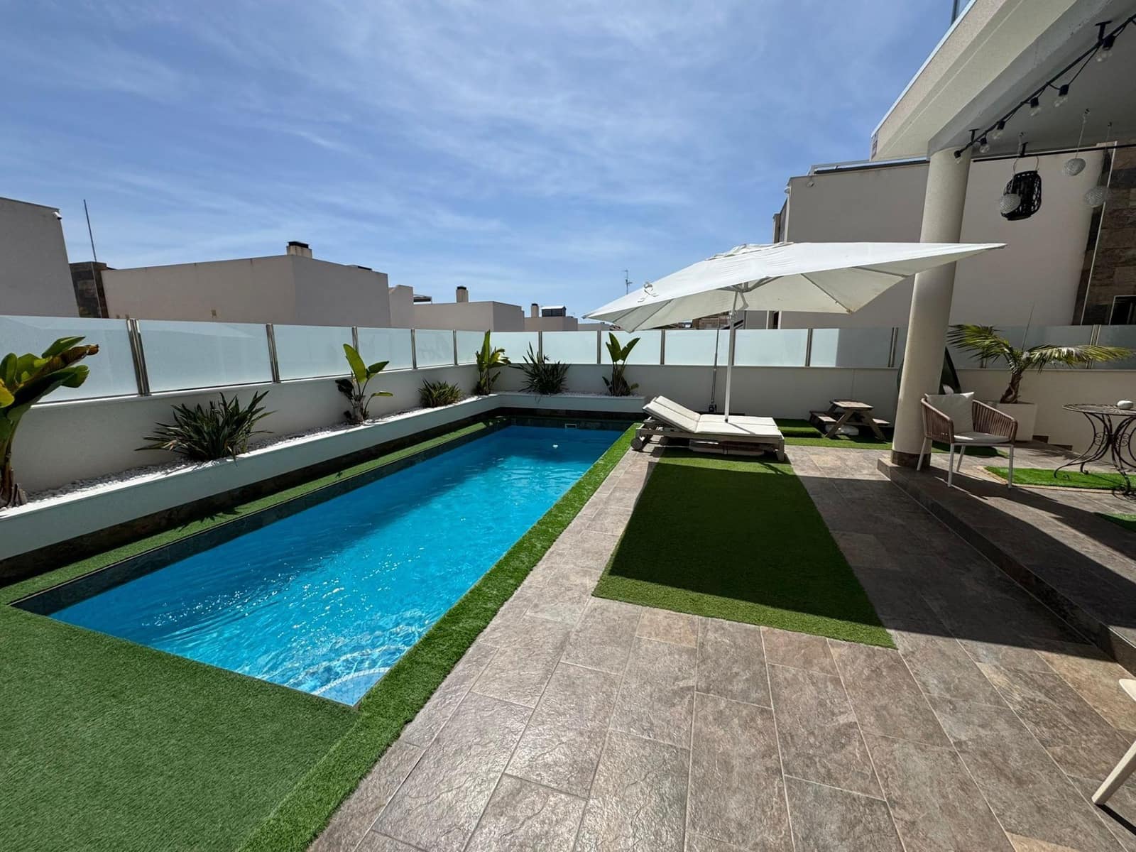 5 bedroom Villa for sale in Orihuela Costa with pool - € 487,000 (Ref: 9226976)