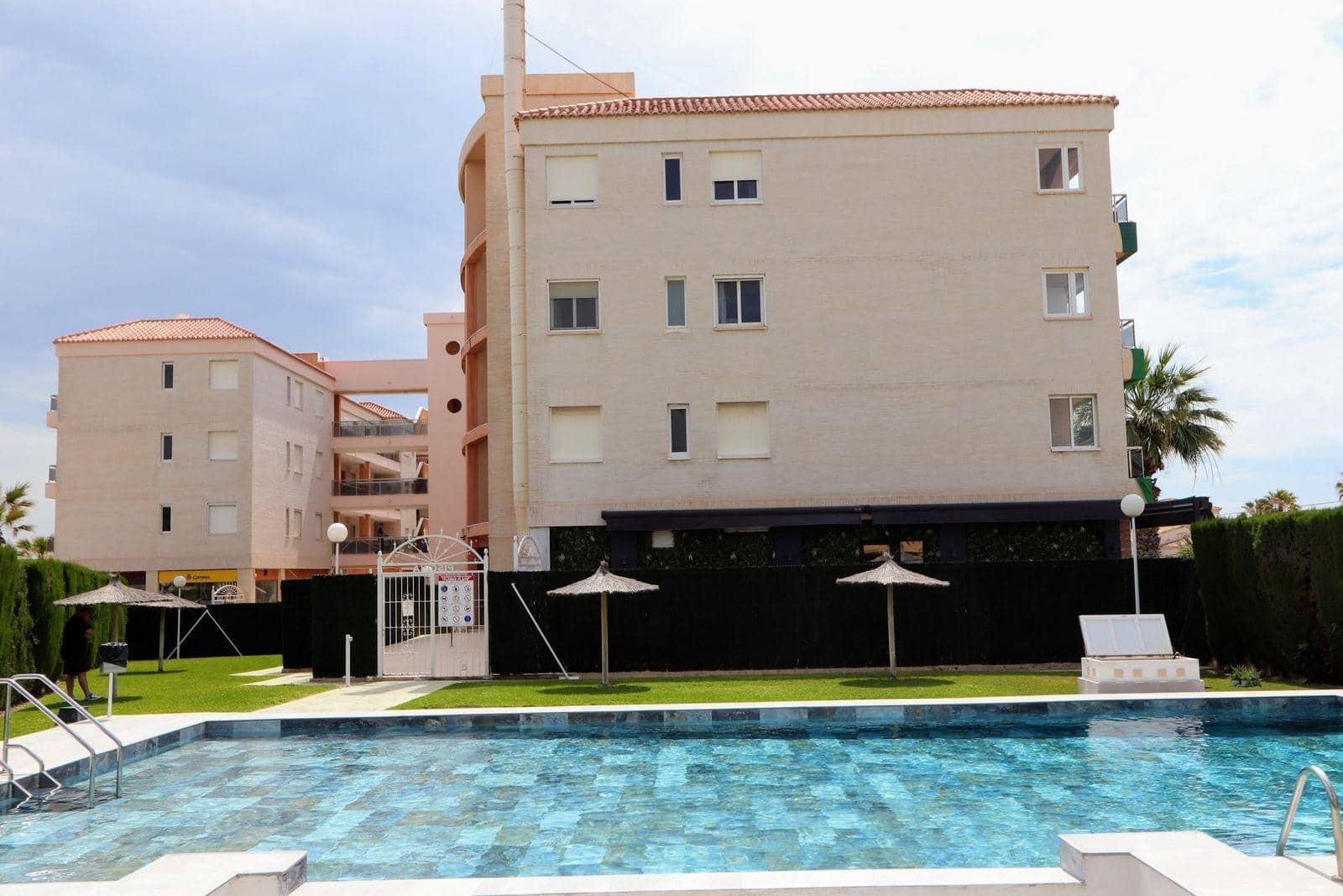 Apartamento de 3 habitaciones en Playa Flamenca en venta con piscina garaje - 340.000 € (Ref: 9310844)