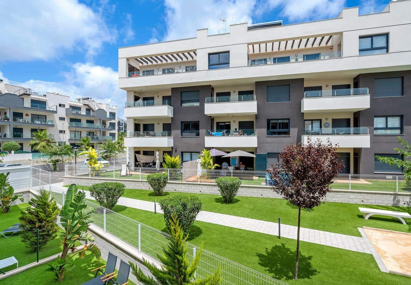 2 bedroom Apartment for sale in Villamartin with pool - € 249,500 (Ref: 9312816)