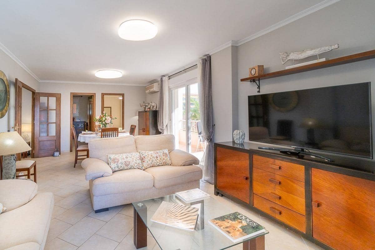 3 bedroom Apartment for sale in Punta Prima with pool - € 249,000 (Ref: 9326414)