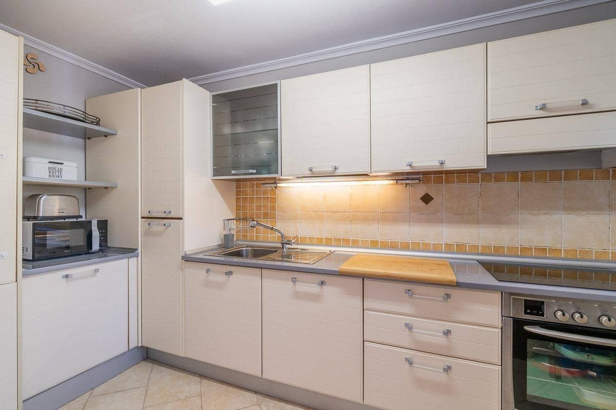 3 bedroom Apartment for sale in Punta Prima with pool - € 249,000 (Ref: 9326414)