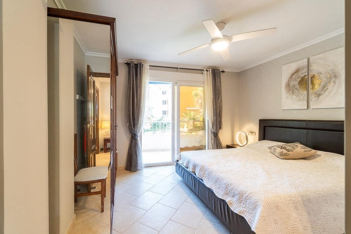 3 bedroom Apartment for sale in Punta Prima with pool - € 249,000 (Ref: 9326414)