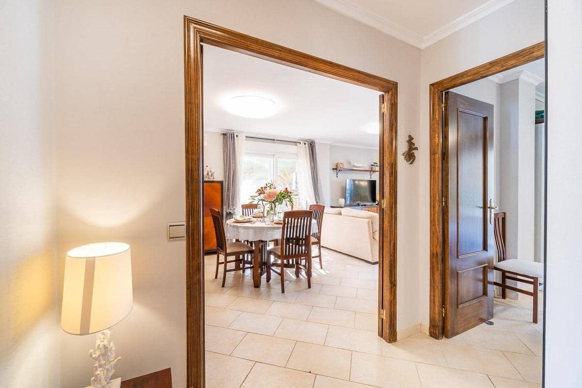 3 bedroom Apartment for sale in Punta Prima with pool - € 249,000 (Ref: 9326414)