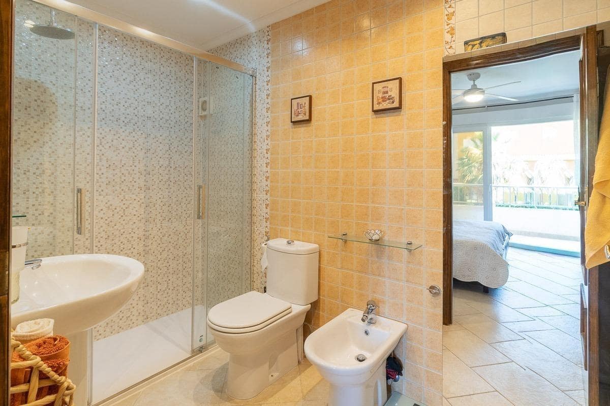 3 bedroom Apartment for sale in Punta Prima with pool - € 249,000 (Ref: 9326414)