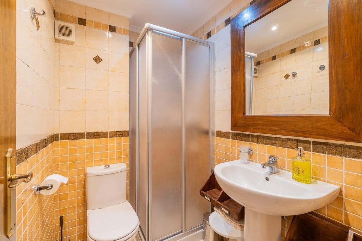 3 bedroom Apartment for sale in Punta Prima with pool - € 249,000 (Ref: 9326414)