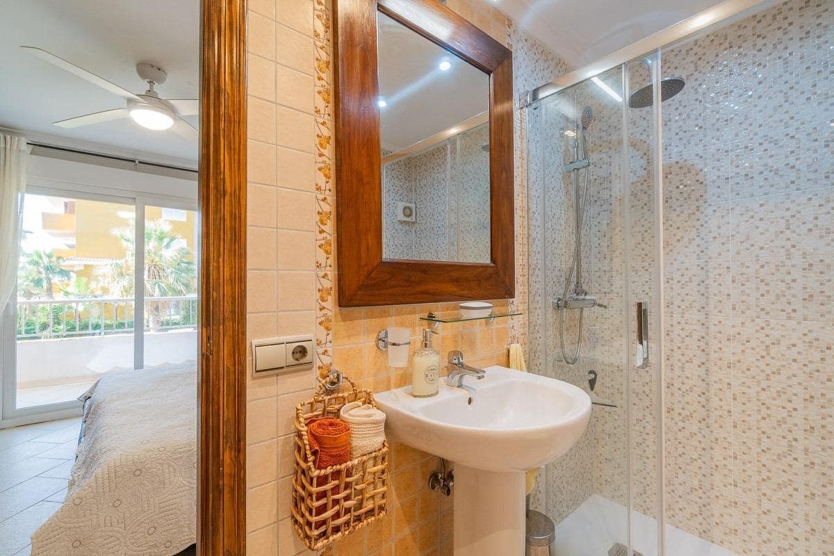 3 bedroom Apartment for sale in Punta Prima with pool - € 249,000 (Ref: 9326414)