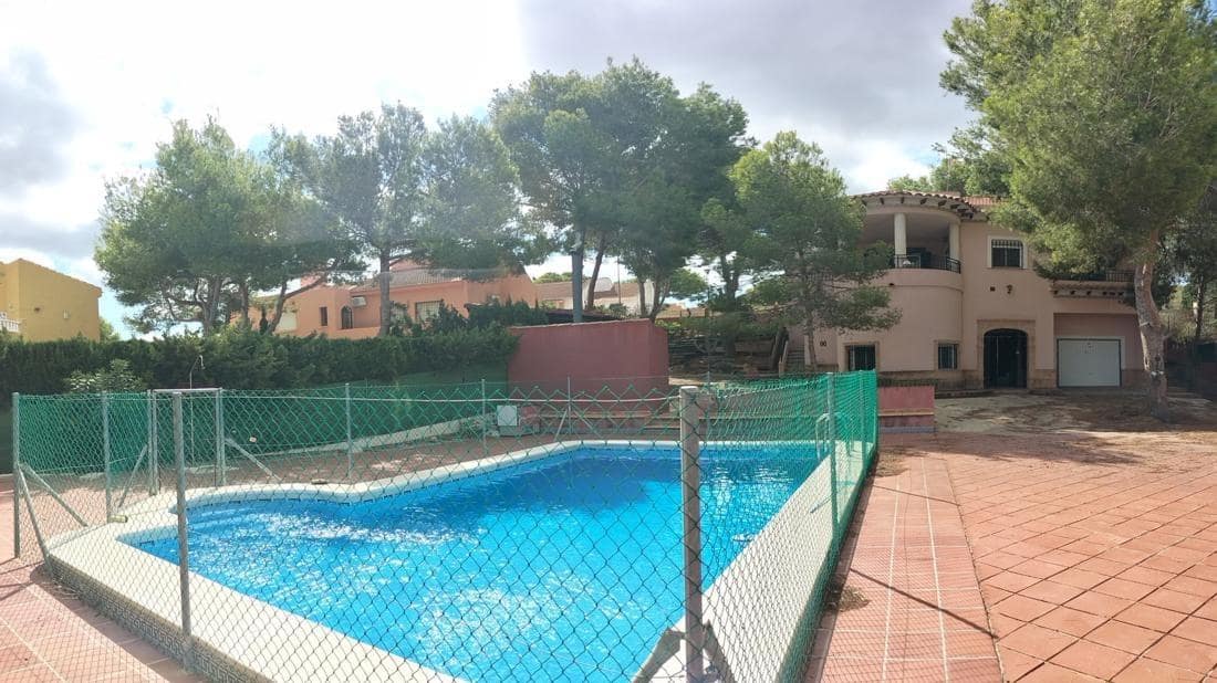 5 bedroom Villa for sale in San Miguel de Salinas with pool garage - € 495,000 (Ref: 9410929)