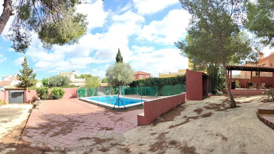5 bedroom Villa for sale in San Miguel de Salinas with pool garage - € 495,000 (Ref: 9410929)