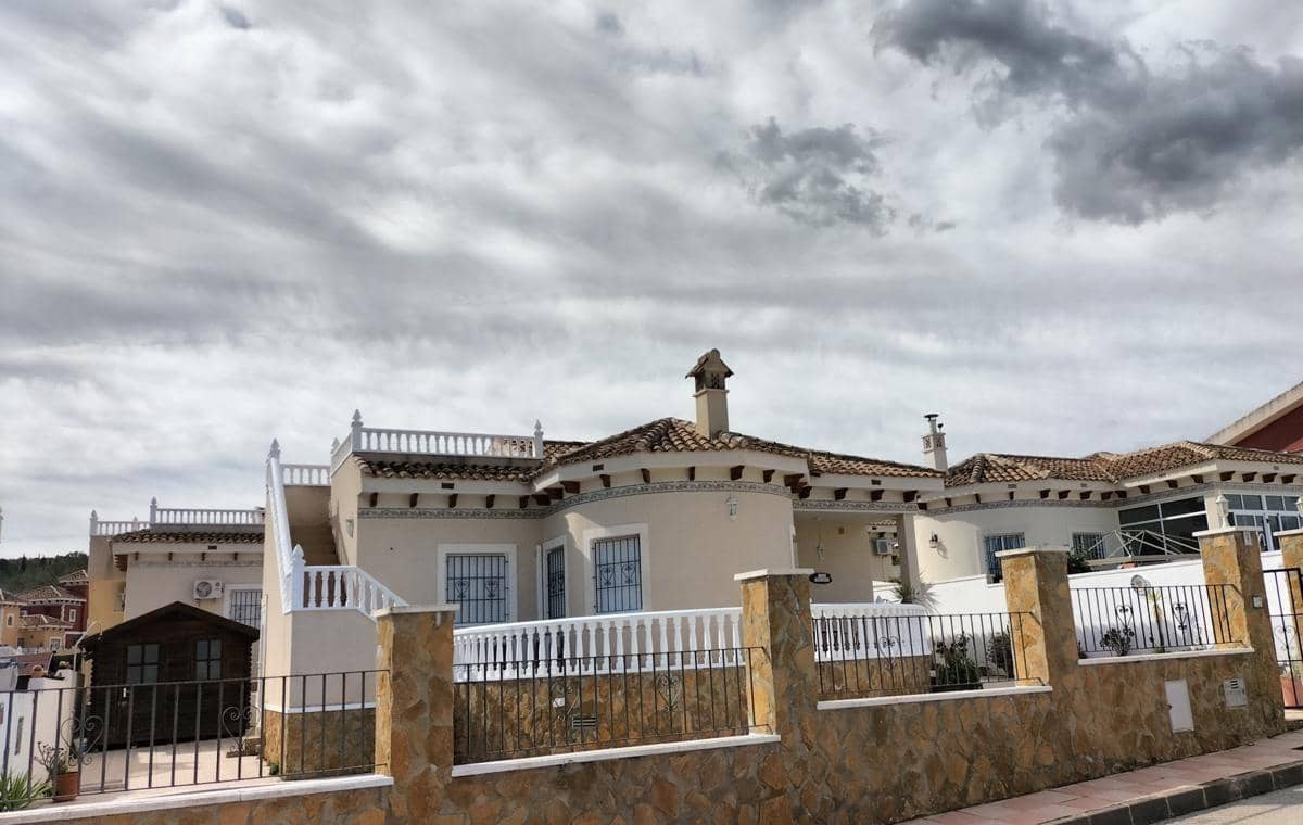 3 slaapkamer Villa te koop in Bigastro met zwembad - € 230.000 (Ref: 9410930)