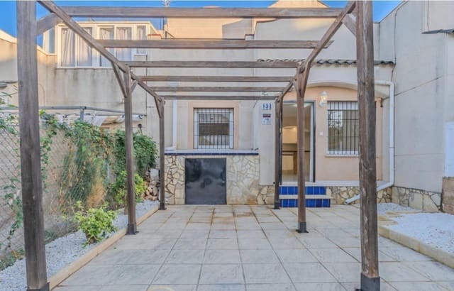 3 makuuhuone Rivitalo myytävänä paikassa Los Balcones mukana uima-altaan - 149 000 € (Ref: 9527638)