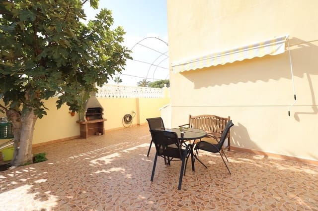 4 soverom Villa til salgs i Playa Flamenca, Orihuela med svømmebasseng garasje - € 570 000 (Ref: 9527639)