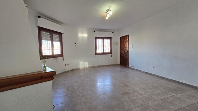 Chalet de 3 habitaciones en La Siesta, Torrevieja en venta con garaje - 330.000 € (Ref: 9537306)