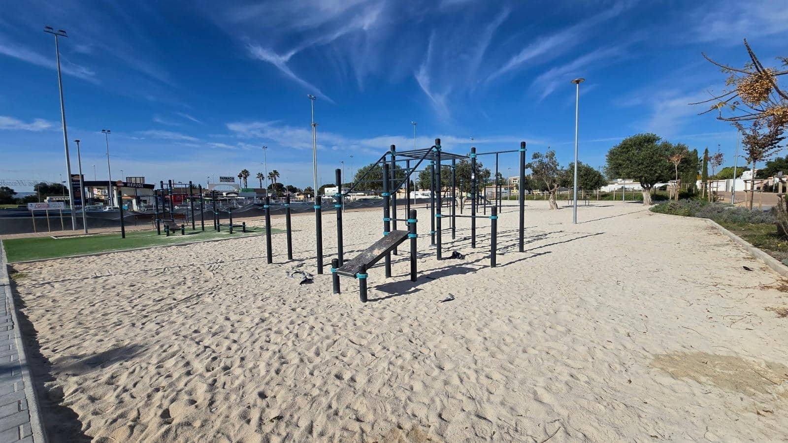 Chalet de 3 habitaciones en La Siesta en venta con garaje - 330.000 € (Ref: 9537306)