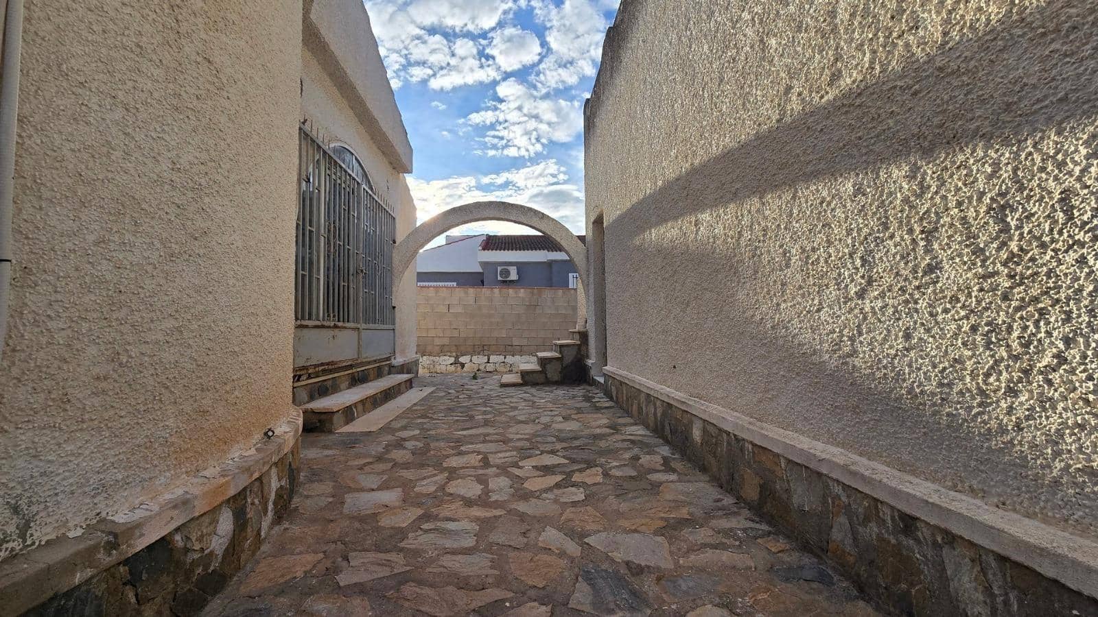 Chalet de 3 habitaciones en La Siesta en venta con garaje - 330.000 € (Ref: 9537306)